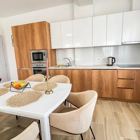 2 Bedroom 896