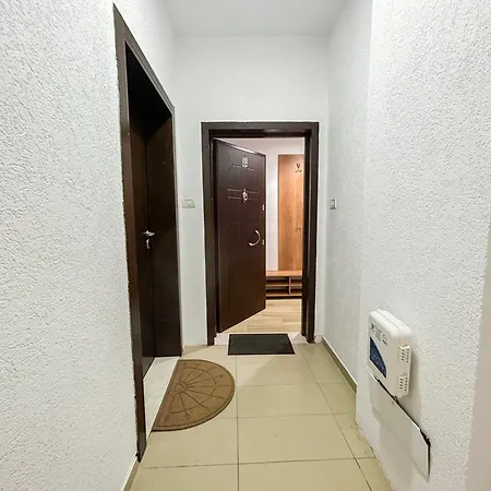 2 Bedroom 896 Apartment