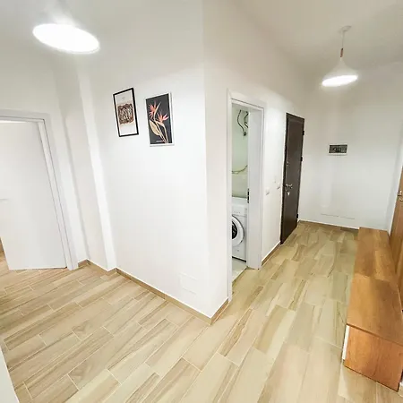 2 Bedroom 896