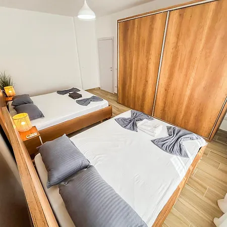2 Bedroom 896 Apartman