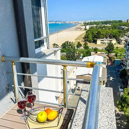 2 Bedroom 896
