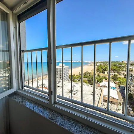 2 Bedroom 896 *
